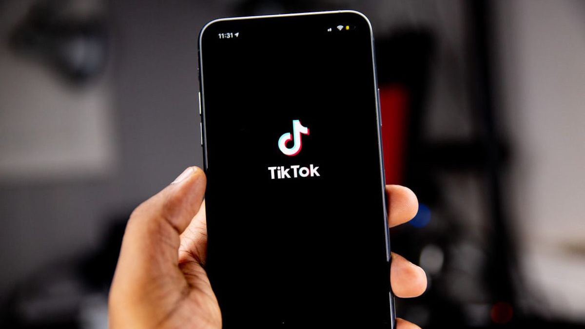 Experts Urge People To Be Wary Of Vishing TikTok Trends That Are Similar To Online Scams