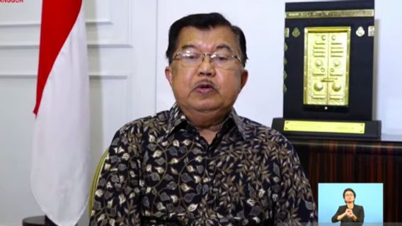 Jusuf Kalla為Tjahjo Kumolo祈禱快速癒合