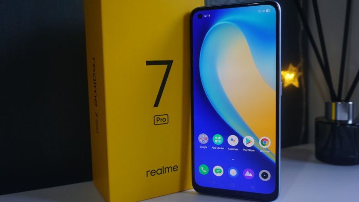 带65W <i>SuperDart充电功能的</i>新Hero Realme 7 Pro