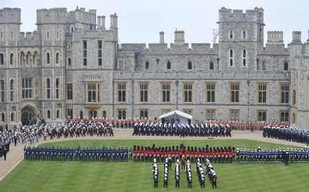 Penyusup Bersenjata di Halaman Kastil Windsor Ditangkap saat Ratu Elizabeth II dan Pangeran Charles Rayakan Natal