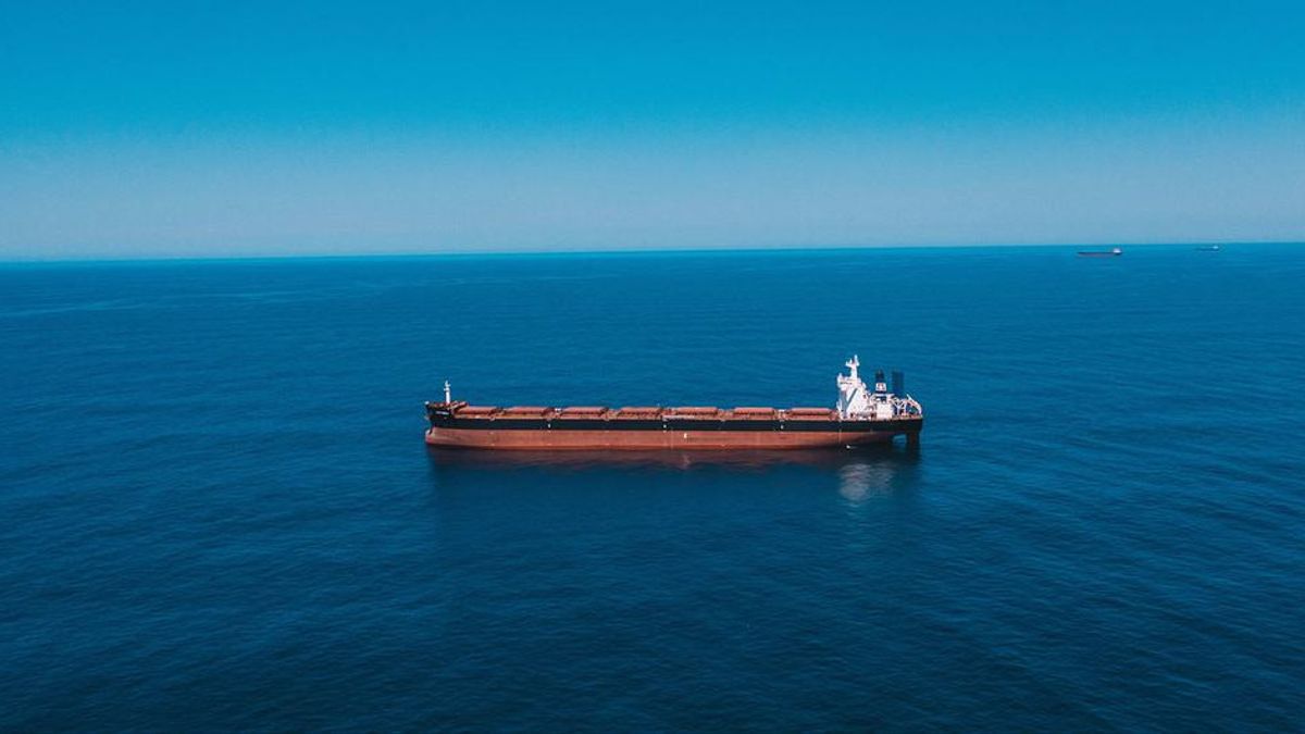 Japanese Tanker Successfully Passes Hormuz Without Tooling Costs