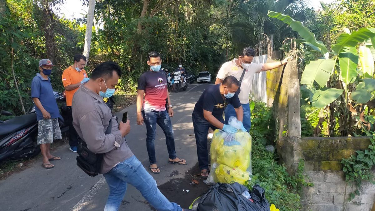 Medical Waste From Needles To 35 Kg Infusion Bottles Discarded On The Streets Of Gianyar