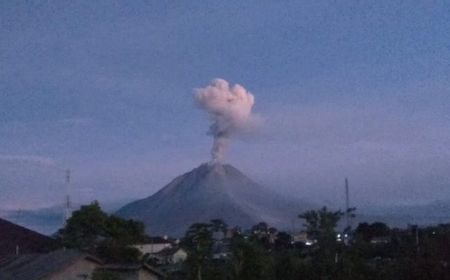 Gunung Sinabung 2 Kali Erupsi dengan Abu Vulkanik Setinggi 1.000 Meter