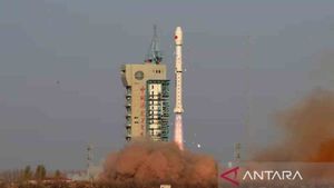 China Luncurkan Roket Long March 2D, Bawa Delapan Satelit Komersial ke Orbit