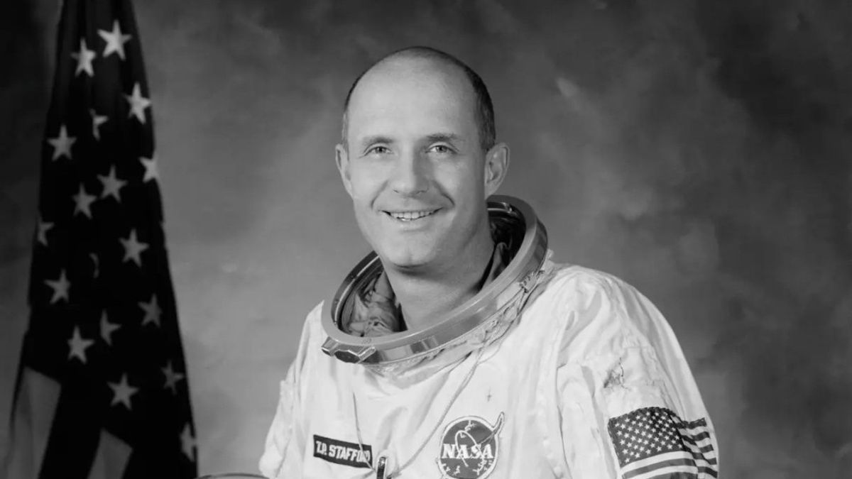 美国宇航局向阿波罗任务的宇航员托马斯·斯塔福德致敬