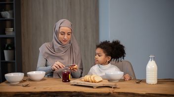 母の父よ、断食を学ぶときに子供たちに感謝することを忘れないでください