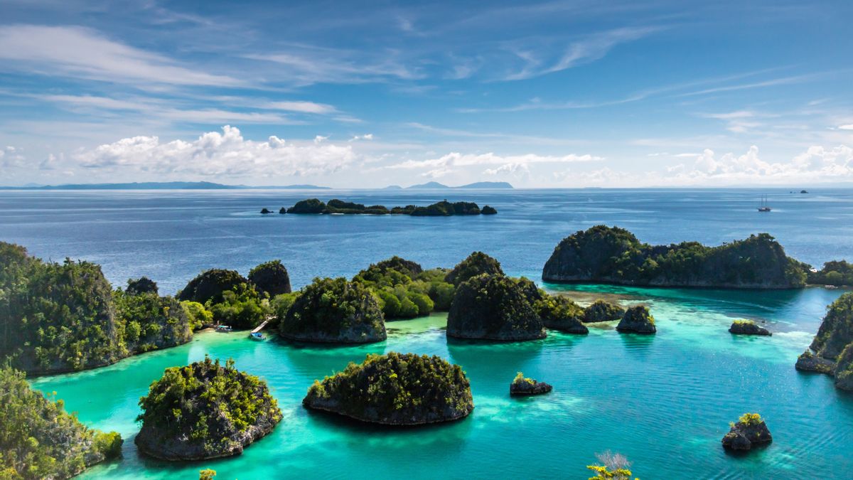 Upaya DPD RI Menjaga Kearifan Lokal di Raja Ampat Papua Barat