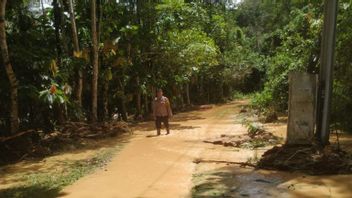 7 Kilometer Road Closed Material Lngsor At Aia Luo Solok