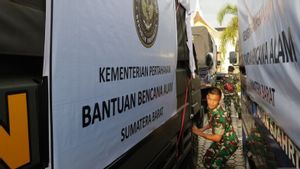 زيارة ضحايا فيضانات باندانغ غرب سومطرة ، ذكر برابوو بتعزيز التخفيف من حدة الكوارث