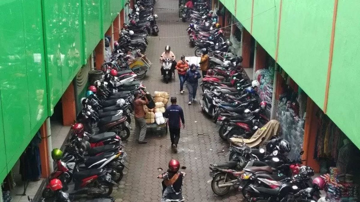 21 Tahun Parkir Ilegal di Bona Indah Plaza, DPRD DKI: Potensi Rugi Rp37,8 Miliar