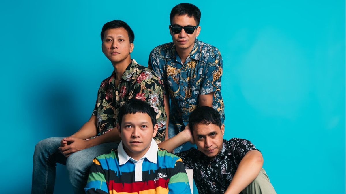 Holy City Rollers Soroti Fenomena Sosial di Single Terbaru, <i>The Society</i>