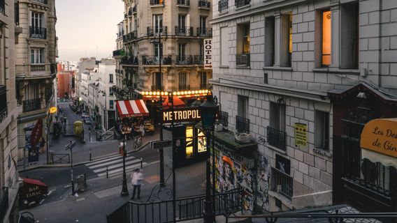 Car Hits Cafe Terrace In Paris, One Dies, 6 People Injured