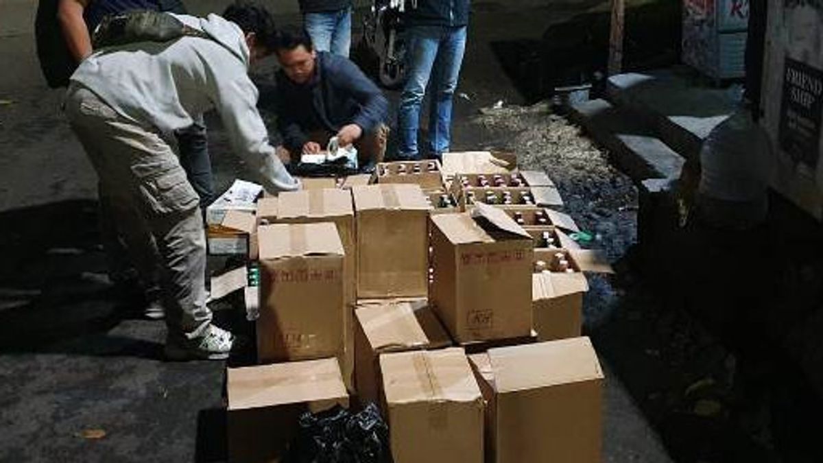 شرطة بوجور ، مدينة أوبوك أوبوك باجاجاران ، مصادرة 546 زجاجة من ميراس