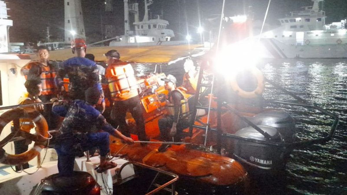 12 Kru Kapal Mesin Rusak yang Terombang Ambing di Perairan Semarang Berhasil Dievakusi