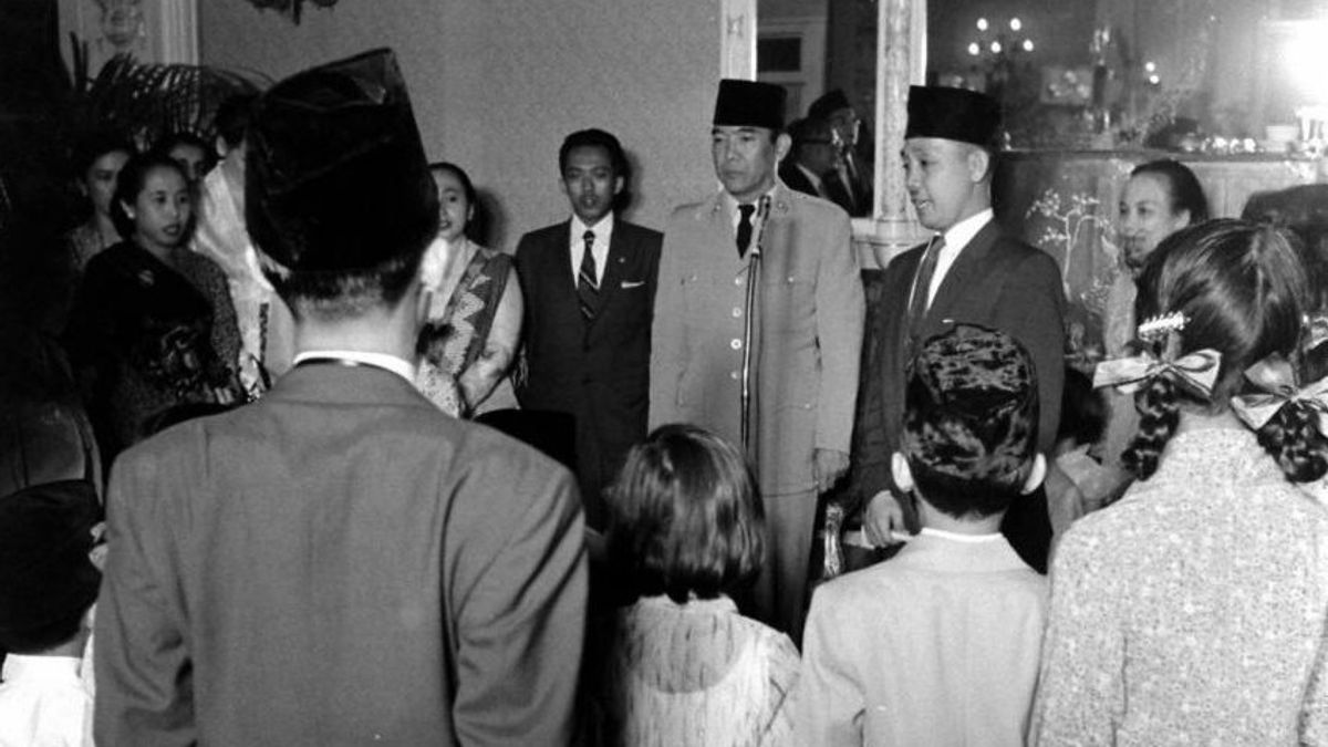 Le Président Sukarno A Déjà été Trompé Par Le Roi Et La Reine De Gadungan