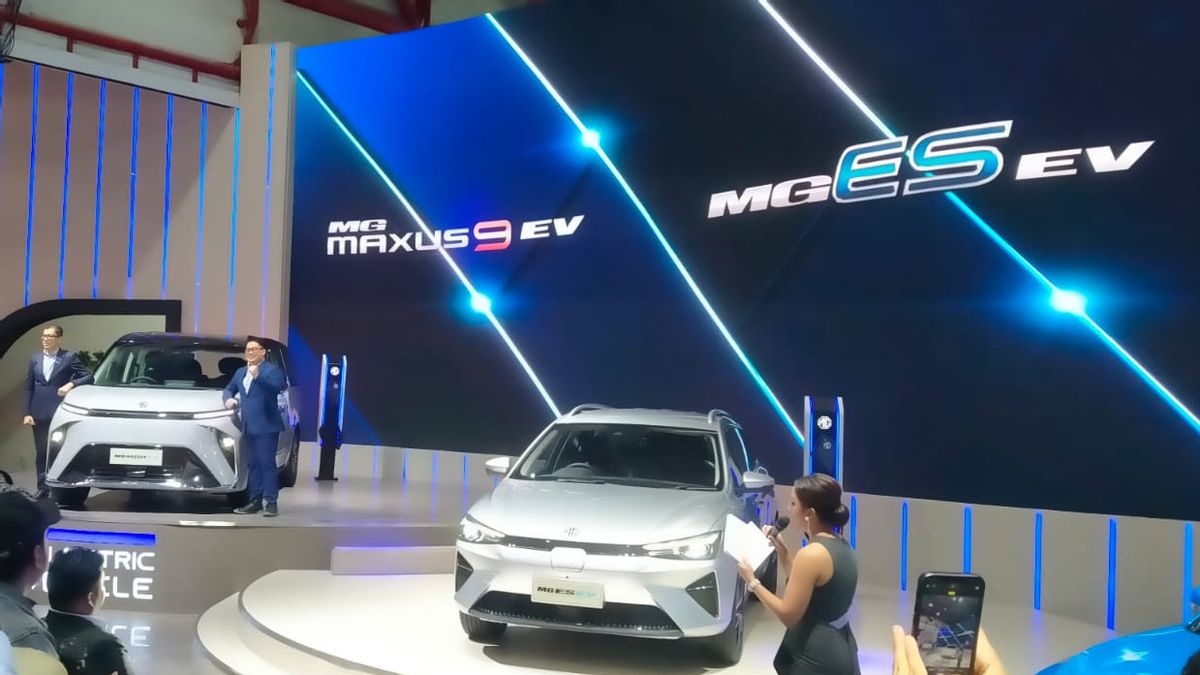 Expanding Environmentally Friendly Mobility Portfolio In Indonesia, MG Presents Maxus 9 EV And ES EV At IIMS 2024