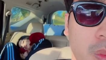 قبل الحادث المميت، كان بيبي لا يزال لديه الوقت لالتقاط شريط فيديو لفانيسا انجيل النوم بشكل سليم في السيارة