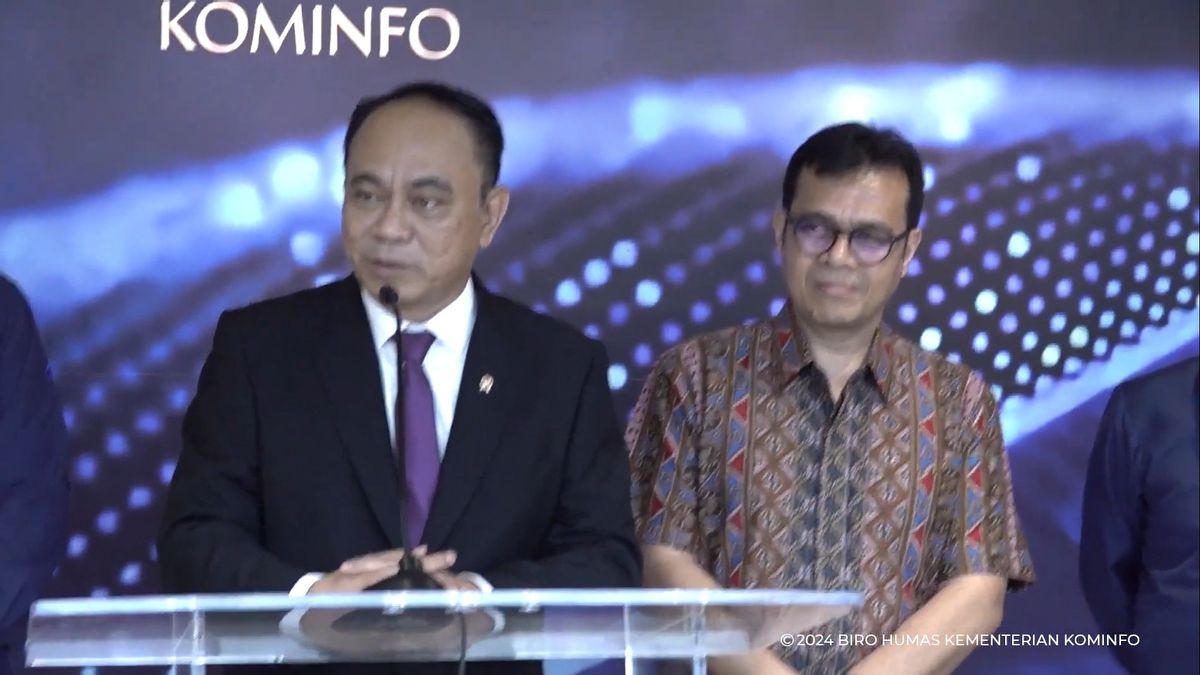 Menkominfo divulguant le contenu de la rencontre du président Jokowi avec le patron d’Apple