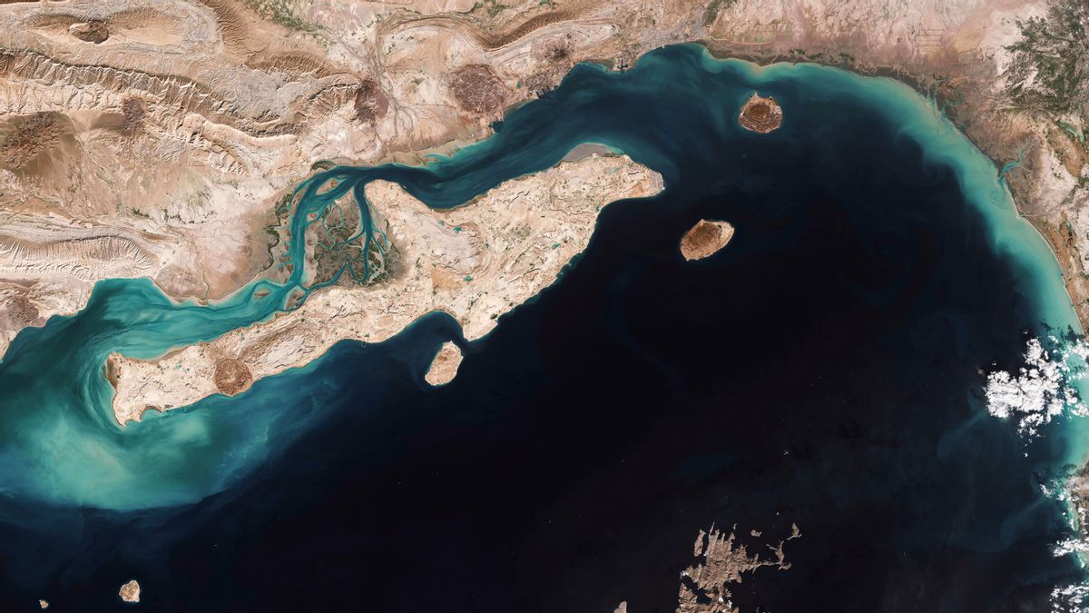 Iran Dikabarkan Usul Selat Hormuz Dibuka, Tunda Kesepakatan Nuklir