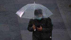 Sedia Payung karena Jakarta Masih akan Diguyur Hujan