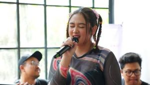 Tidak Ingin Dikenal Hanya karena Nama Besar Orang Tua, Asya Mau Jadi Penyanyi yang Multitalenta