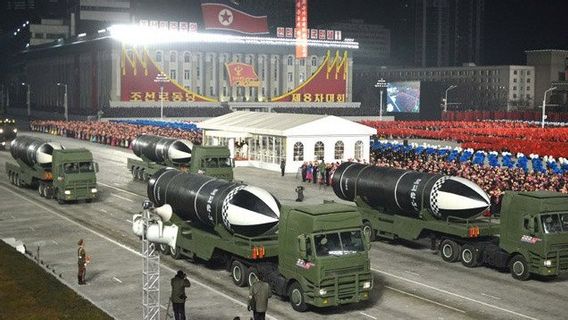关闭工党大会，朝鲜炫耀新型弹道导弹