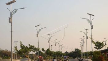 Rejang Lebong Receives Aid For 5,000 Solar Street Lights From The Central Government