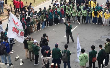 Jelang Sore, BEM SI Masih Tunggu Rekan Mahasiswa Aksi Tolak UU Cipta Kerja