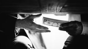 Apakah Korupsi adalah Sifat Alami Manusia?