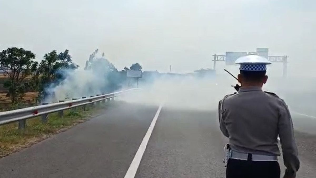 ペジャガンの有料道路事故を振り返り、中部ジャワ警察は住民に有料道路周辺に火をつけないよう促す