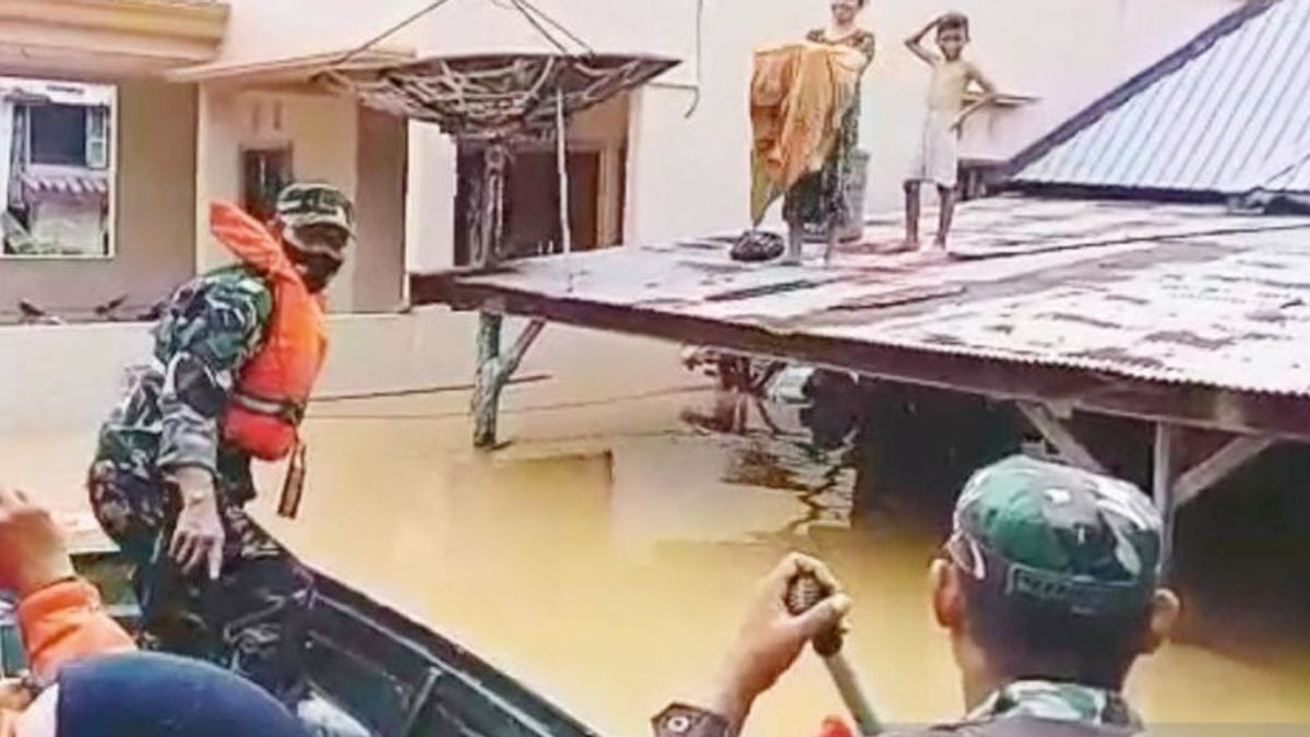 南加里曼丹班贾尔摄政区的洪水继续上升到2米