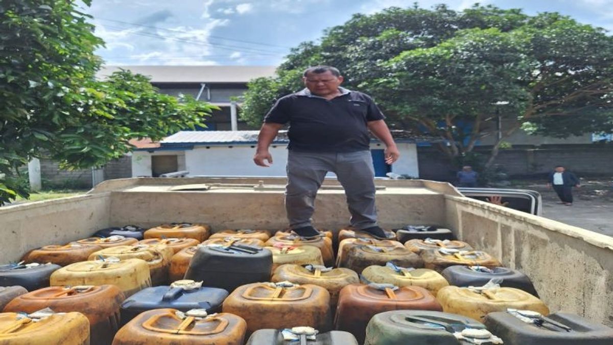 警方从卡车疑似事件开始,在北苏门答腊岛的塞拉皮特获得了3吨生物阳性燃料