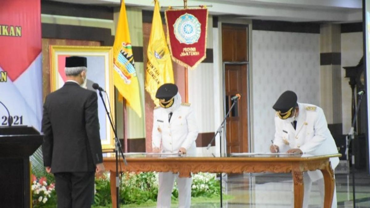 Message De Ganjar Pranowo Au Régent De Pekalongan: Les Chefs Régionaux Doivent être Prêts à Devenir Le Serviteur Du Peuple