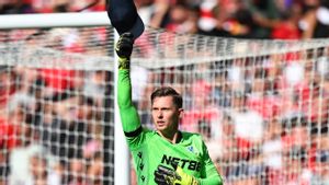 Asyik, Kiper Crystal Palace Traktir Pengunjung Bar Usai Kalahkan Liverpool