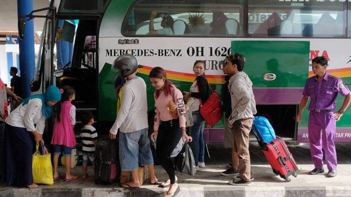 新邦南卡明古鲁终点站服务 3，894名从H-7至H+6 Lebaran的游客