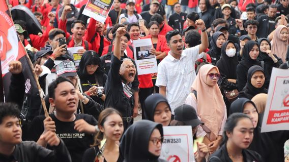 Attended By Butet Kertaredjasa, Thousands Of East Java Students Hold Mimbar Free To Reject Dynasty Politics