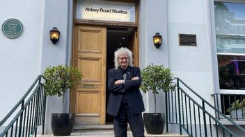Brian May Regrets Always Failing To Cooperate With John Lennon