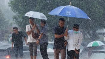 傘を忘れないでください!ジャカルタは今日の午後大雨を予測しています