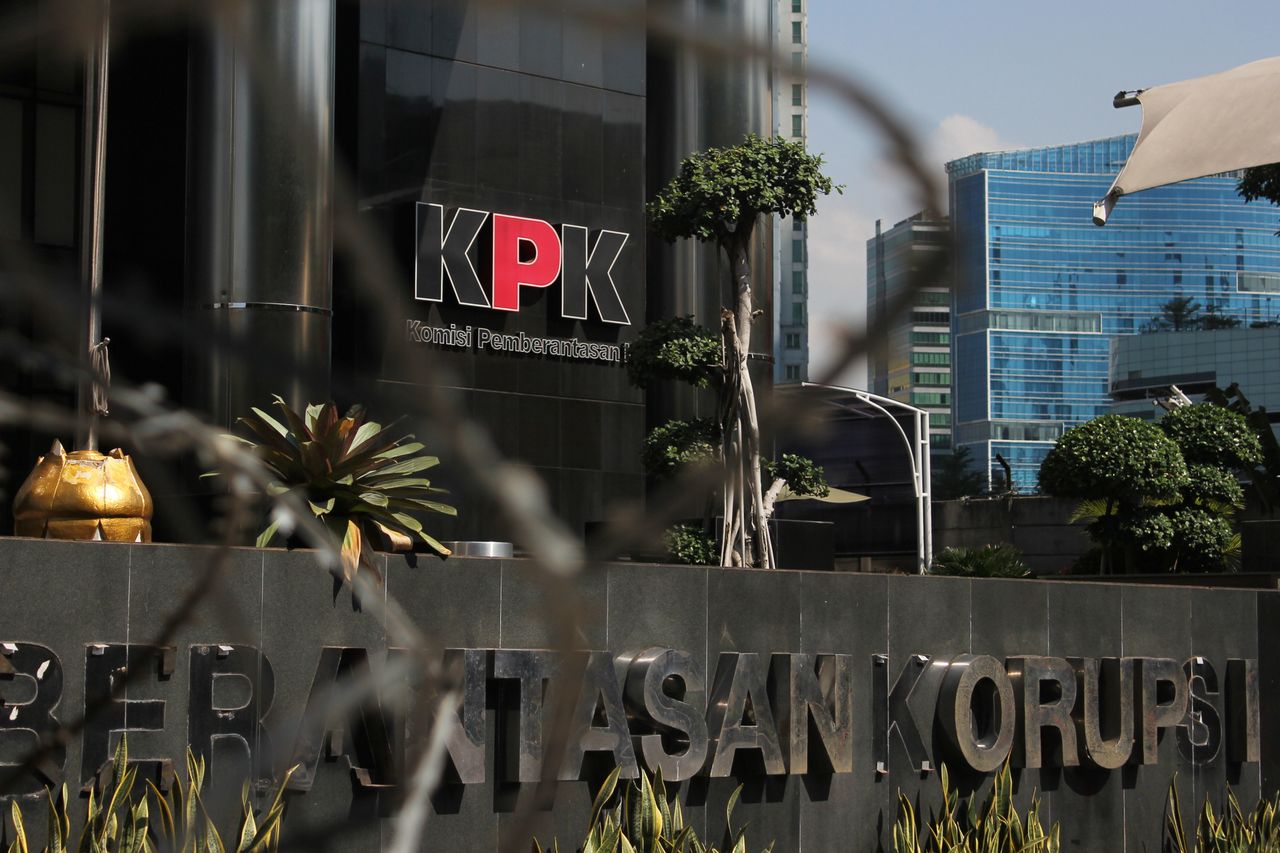 An Injection Of Jokowi's Spirit Through The Presidential Decree Regulating The KPK Supervisory Board