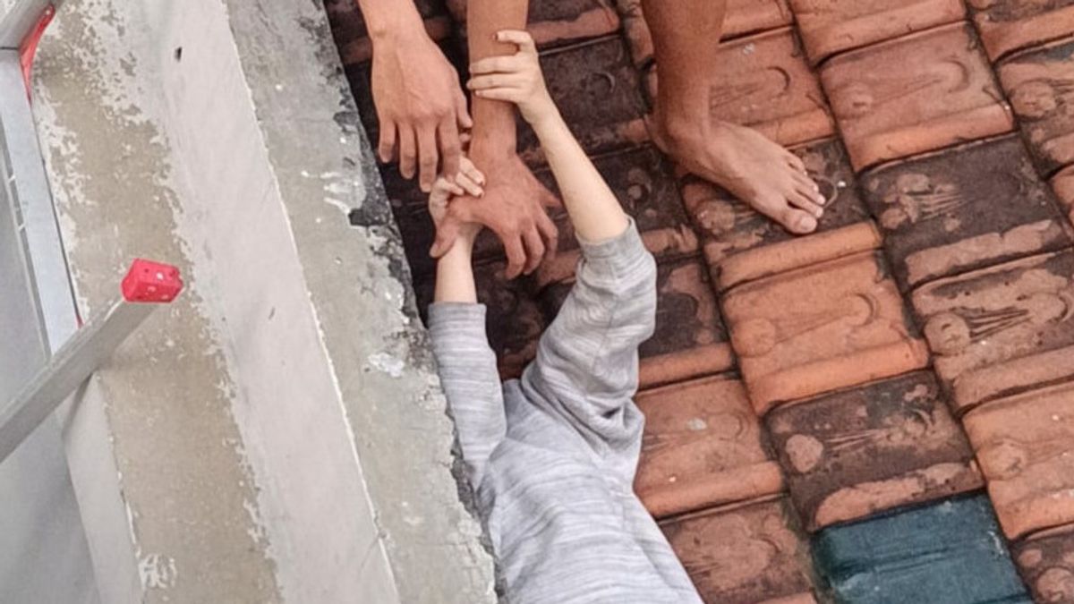 Wanita Muda Asal Ciledug Jatuh dari Lantai 5 Rooftop, Mendarat di Genteng Rumah Kos-kosan