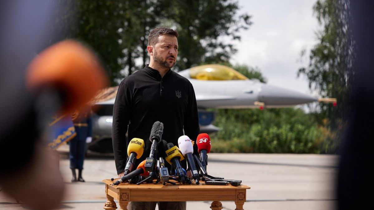 Ukraine Operates F-16 Fighter Jet, President Zelensky: This Is A New Stage