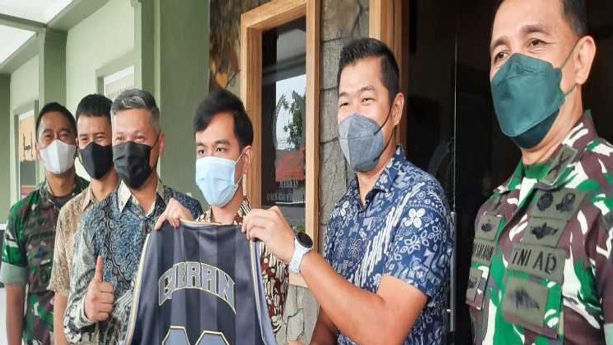 Sambut Tim Basket West Bandits, Gibran 'Jokowi': Dari Komposisi Manajemen dan Pemainnya, Yakin Bisa Juara IBL