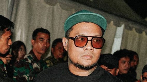 他の証拠を探して、警察はインデコス・ヴァージュンを再捜索した