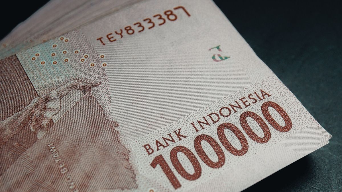 تؤدي سياسة Anies الخاصة بـ PSBB إلى انخفاض الروبية إلى 14،855 روبية إندونيسية لكل دولار أمريكي