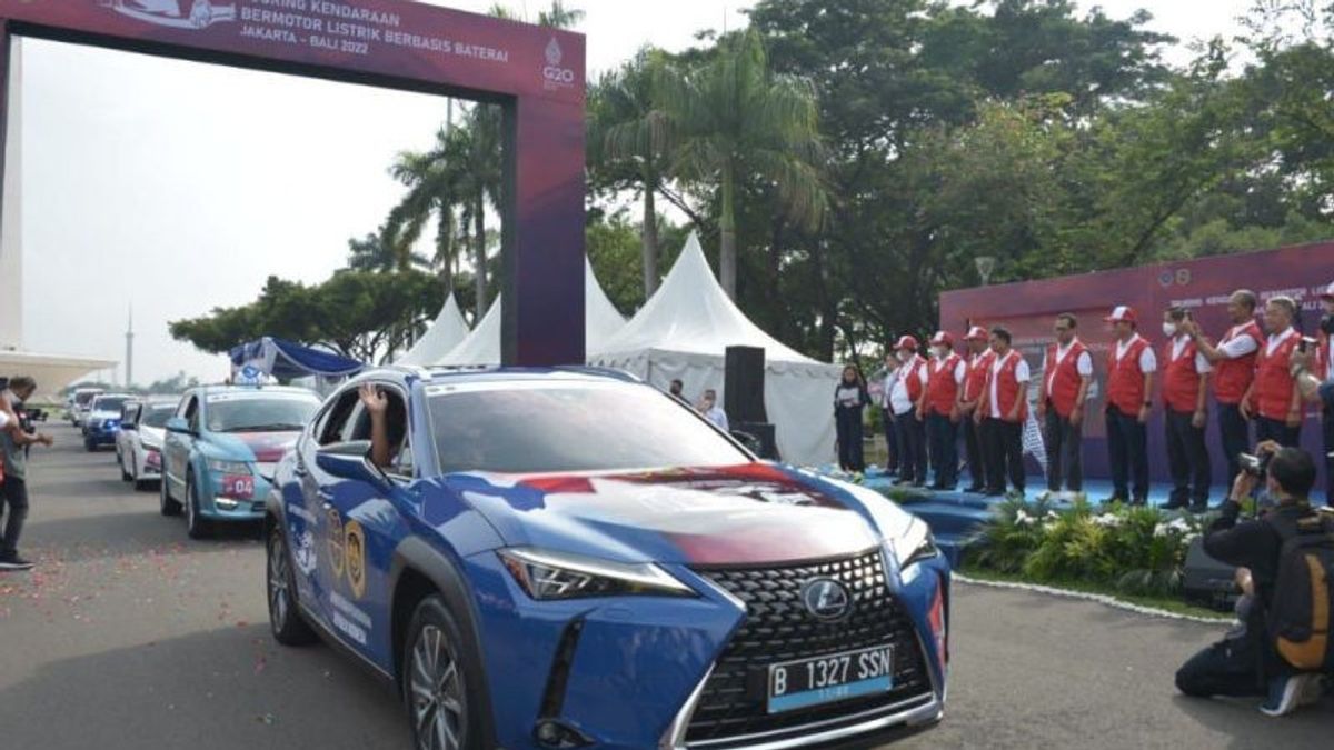 Blue Bird Holds The Touring Of Jakarta-Bali Electric Vehicles