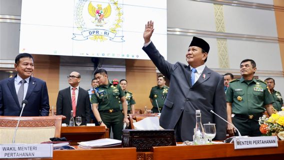 Prabowo Subianto Tegaskan Indonesia Harus Perkuat Pertahanan