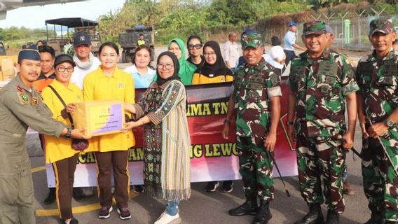 TNI Commander Agus Subianto Sends Social Assistance To Victims Of Mount Lewotobi Eruption