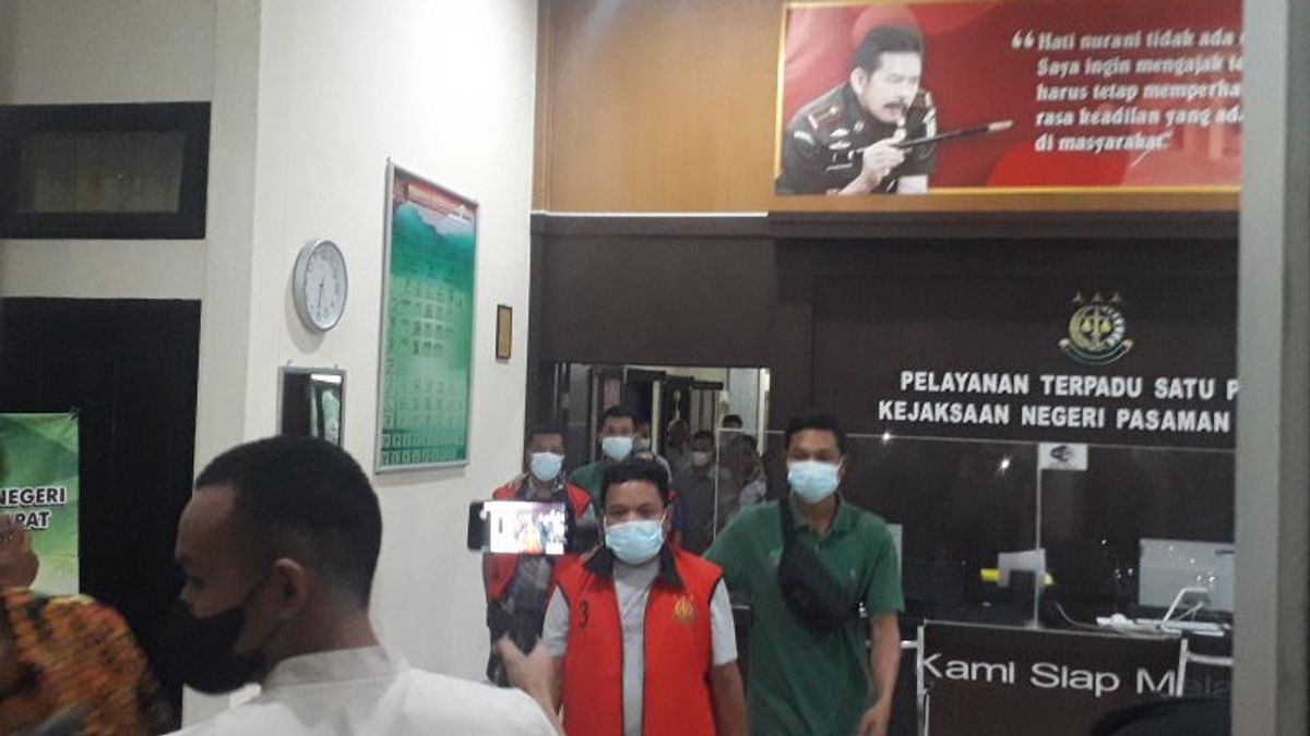 3 Suspects In The 2019 DPRD Fictitious Service Case Detained By West Sumatra District Attorney's Office