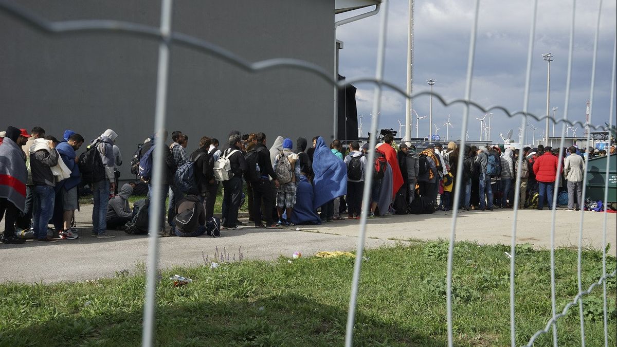 Austria Offers 1,000 Euros For Syrian Refugees Returning To Their Hometowns