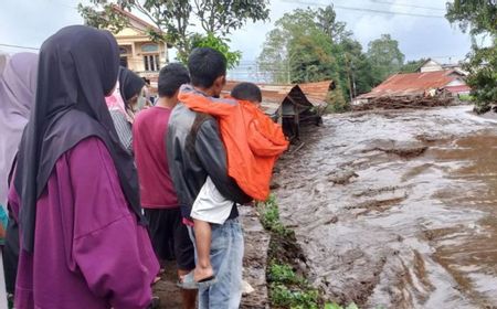 Warga Diimbau Jauhi Aliran Sungai Berhulu ke Gunung Marapi